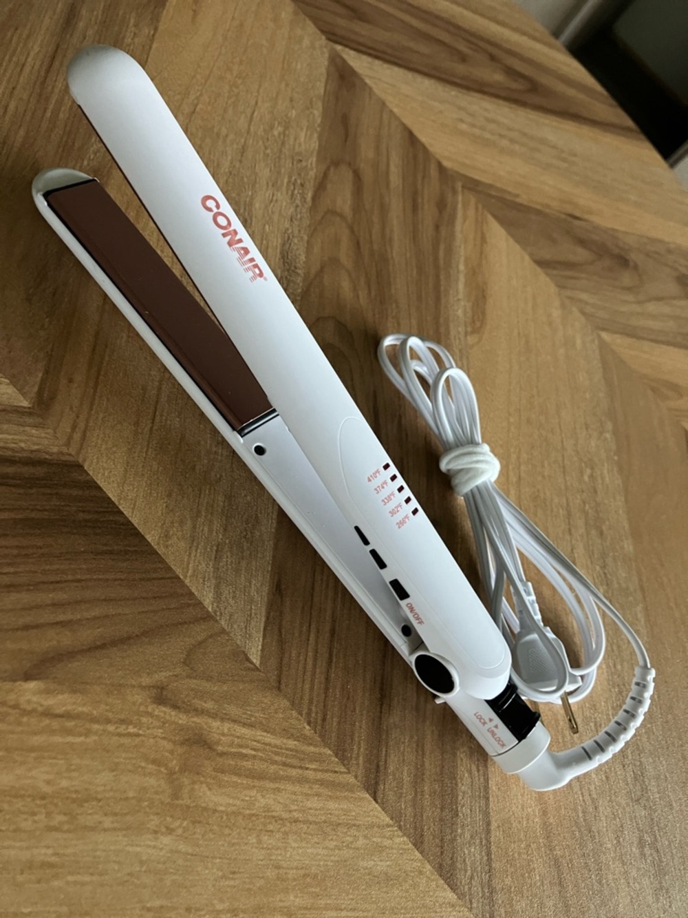 Conair White Ceramic Flat Iron Hair Straightener - White